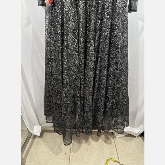 NWT $798 Mac‎ Duggal [ 8 ] Embellished Long Sleeve V Neck Gown in Graphite - Picture 14 of 15